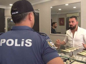 Maltepe’de Sahte Dolar Satmaya Çalışan Şahıs Suçüstü Yakalandı