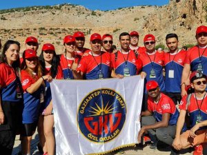 Gkv’li Öğretmenler Fırat’ta Kürek Çekti