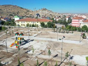 Fatih Sultan Mehmet Mahallesi’ndeki Yeni Parkın Yapımı Devam Ediyor