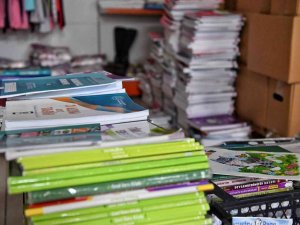 Geri Dönüşümden Öğrencilere Kitap