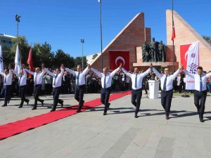 Atatürk Üniversitesi 65’nci Akademik Yılı Düzenlenen Çeşitli Etkinliklerle Açıldı