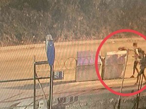 Teröristler Saldırıdan 10 Dakika Önce Kameraya Böyle Yansıdı