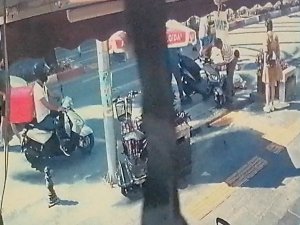 Motosikletin Çarptığı Yayaya İlk Müdahale Sağlık Müdüründen Geldi