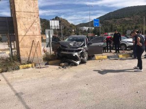 Karabük’te İki Otomobil Çarpıştı: 1 Ölü 6 Yaralı