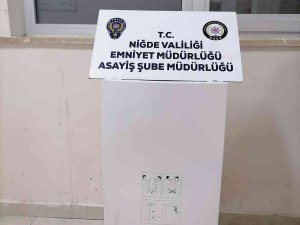 Caminin Kombisini Çalan Hırsızlar Yakalandı