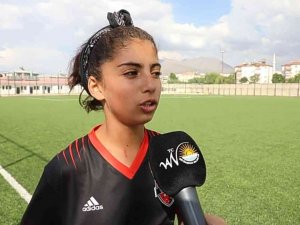 Van Büyükşehir Belediyesi Milli Takımlar Bölge Karmasına 3 Futbolcu Kazandırdı