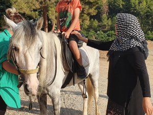 Alanya Belediyesi’nden, Görme Engellilere Binicilik Eğitimi
