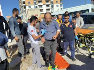 Van’da Trafik Kazası: 4 Yaralı