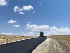 Van Büyükşehir Belediyesi Gürpınar’da 13 Kilometrelik Asfalt Yaptı