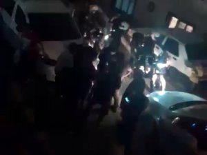 Esenyurt’ta Oğlunu Döven Gençleri Döner Bıçağı İle Kovaladı