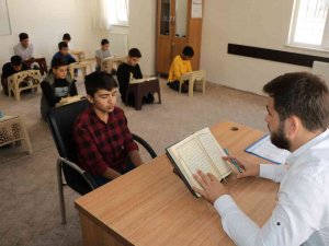 Hafız Fabrikası Yılda 35 Öğrenciyi Mezun Ediyor