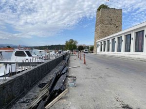 Sinop’ta Sahil Kenarında Kaldırım Çalışması