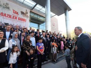 Bakan Akar: “(Mersin’deki Saldırı) Hain Teröristlerin, Alçakların Bu Saldırıları Suriye’de Organize Ettiği Bilgisine Sahibiz”