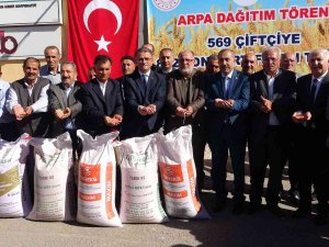 Van’da 569 Çiftçiye Sertifikalı Arpa Tohumu Dağıtıldı