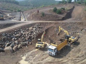 Balıkesir Dursunbey Hamzacık Göletinde Çalışmalar Devam Ediyor