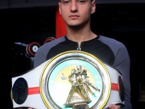 Manisalı Sporcu 43 Ülkenin Katıldığı Turnuvada Altın Kemerin Sahibi Oldu