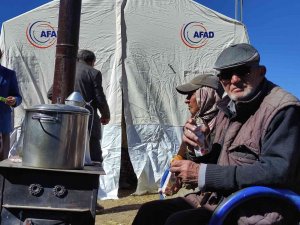 Ardahan’da Deprem Bölgesinde Hasar Tespit Çalışmaları Devam Ediyor