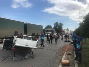 Pikap Takla Attı: 2 Yaralı