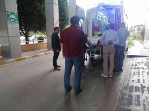İ̇çindeki Mürettebat İle Denize İndirilen Teknenin Halatı Koptu: 1 Yaralı