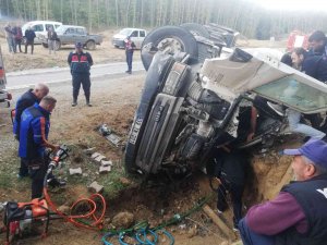 Beton Mikseri Şarampole Devrildi: 1 Kişi Yaralı