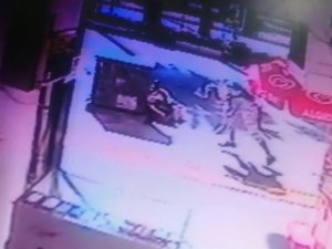 Engelli Bandına Ayağı Takılan Yaşlı Turist Yere Düşerek Yaralandı