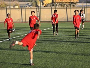 Van Büyükşehir Belediyesi U-14 Futbol Takımı Yeni Sezona Avantajlı Başlamak İstiyor