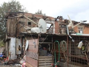 Sabaha Karşı Çıkan Yangında İki Ev Kullanılamaz Hale Geldi