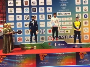 Büyükşehir’in Sporcusu Güreşte Dünya Şampiyonu Oldu