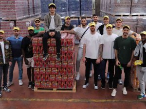 Frutti Extra Bursaspor A Takımı Ve Genç Takımı’ndan Uludağ İ̇çecek’e Ziyaret
