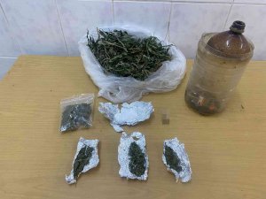 Şüphelenerek Durdurdukları Araçtan Uyuşturucu Çıktı