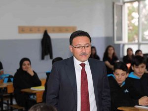 Vali Çiçek Emniyeti Tebrik Etti: "Uyuşturucu İle Mücadelede Kararlıyız"