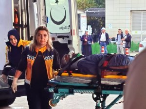 Tır Bariyerlere Çarptı: 1 Yaralı
