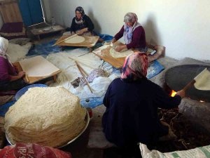 Bu Ekmek Bir Yıl Bayatlamıyor