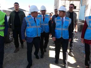 Yüksekova’da Atık Su Arıtma Tesisi’nin İnşaat Çalışması Devam Ediyor