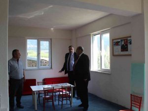 Kaymakam Ünal Okulları Gezerek Bilgi Aldı