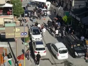 Küçükçekmece’de Taraftarların ‘Duba Ve Sandalye’li Kavgası Kamerada