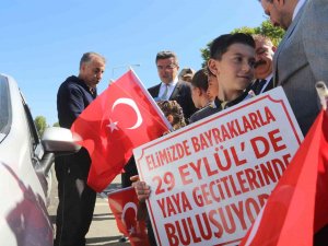 Erzurum’da ‘Yayalara Öncelik Duruşu, Hayata Saygı Duruşu’ Sloganıyla Yaya Geçitleri Kırmızıya Boyandı