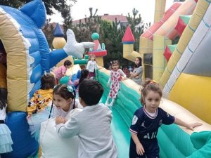 Çocuklar Renkli Bir Yıla ‘Merhaba’ Dedi