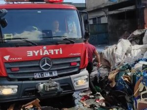 Adana’da Geri Dönüşüm Fabrikasında Yangın