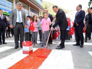 Gümüşhane’de Yaya Geçitleri Kırmızıya Boyandı