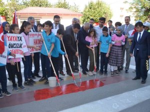 Muş’ta "Yayalara Öncelik Duruşu, Hayata Saygı Duruşu" Etkinliği Yapıldı