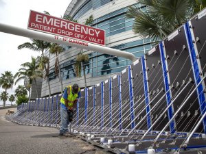 Florida’da Kasırga 2,5 Milyondan Fazla Kişiyi Elektriksiz Bıraktı