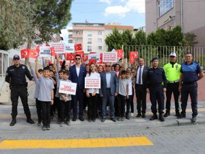 Gördes’te ’Yayalara Öncelik Duruşu’ Etkinliği Düzenlendi