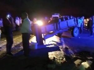 Avrupa Otoyolu’nda Kamyonla Çarpışan Traktör Devrildi: 2 Yaralı