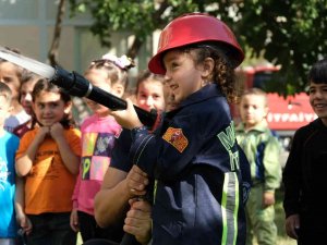 Manisa İtfaiyesi Minik Misafirlerini Ağırladı