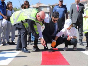 Çukurca’da ‘Yayalara Öncelik, Hayata Saygı Duruşu’ Etkinliği Düzenlendi