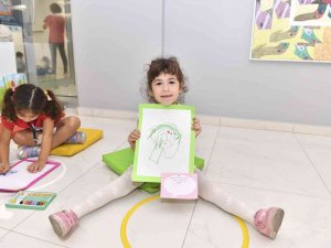 Minik Dünyalarını Resimle Kağıda Döktüler
