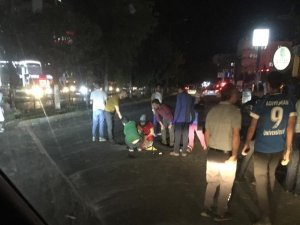 Yolcu Otobüsü Anne Ve Kızına Çarptı: 1’i Ağır 2 Yaralı