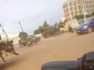 Burkina Faso’da Başkanlık Sarayı Çevresinde Silah Sesleri