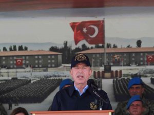 Bakan Akar: "Kıbrıslı Kardeşlerimizin Haklı Davalarında Tüm İmkanlarımızla Yanlarında Yer Alıyoruz"